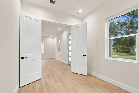 Villa ou maison à vendre à Saint Petersburg, Floride: 4 chambres, 262.82 m2 № 2408566 - photo 28