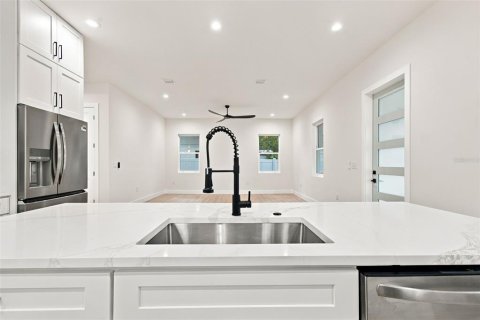Villa ou maison à vendre à Saint Petersburg, Floride: 4 chambres, 262.82 m2 № 2408566 - photo 17