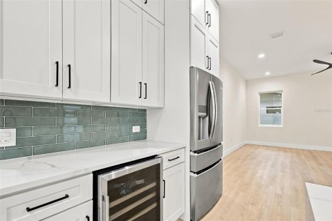 Villa ou maison à vendre à Saint Petersburg, Floride: 4 chambres, 262.82 m2 № 2408566 - photo 13