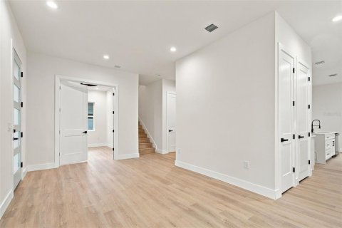 Villa ou maison à vendre à Saint Petersburg, Floride: 4 chambres, 262.82 m2 № 2408566 - photo 7