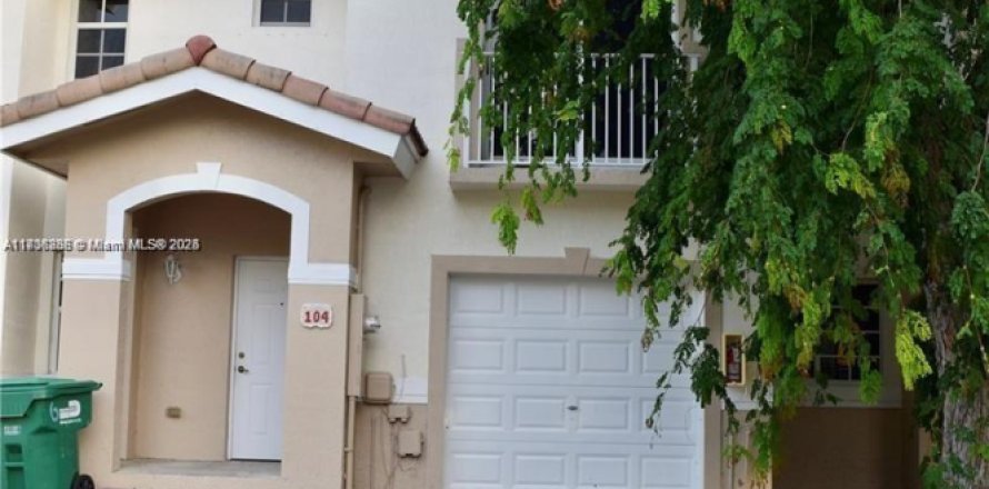 Townhouse in Homestead, Florida 3 bedrooms, 153.94 sq.m. № 1822069