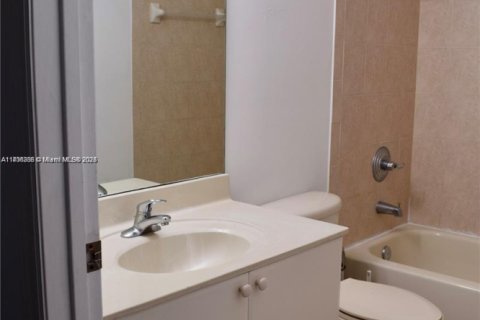 Townhouse in Homestead, Florida 3 bedrooms, 153.94 sq.m. № 1822069 - photo 4