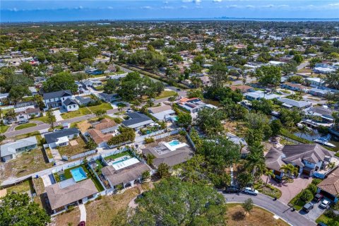 House in Saint Petersburg, Florida 3 bedrooms, 221.2 sq.m. № 1654631 - photo 28