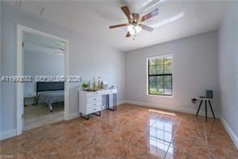 Casa en venta en Moore Haven, Florida, 4 dormitorios № 2057915 - foto 27