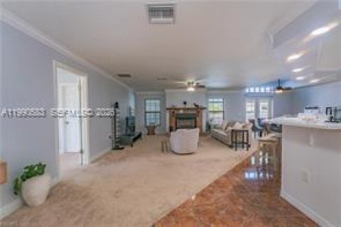 Casa en venta en Moore Haven, Florida, 4 dormitorios № 2057915 - foto 4