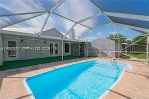 Casa en Moore Haven, Florida 4 dormitorios № 2057915