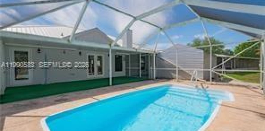 Casa en Moore Haven, Florida 4 dormitorios № 2057915