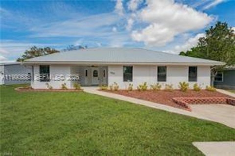 Casa en venta en Moore Haven, Florida, 4 dormitorios № 2057915 - foto 3