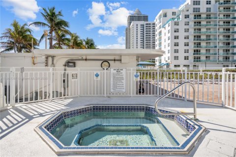 Condominio en venta en Miami Beach, Florida, 2 dormitorios, 101.91 m2 № 1889388 - foto 29