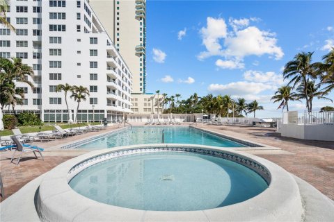 Condominio en venta en Miami Beach, Florida, 2 dormitorios, 101.91 m2 № 1889388 - foto 28