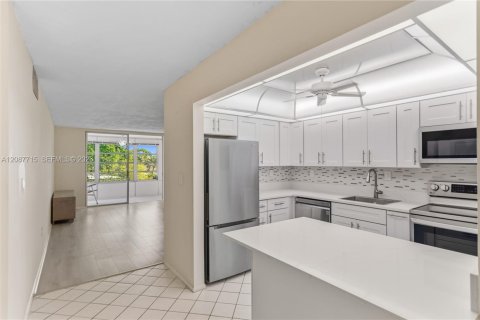 Copropriété à louer à Plantation, Floride: 1 chambre, 89.19 m2 № 2363841 - photo 4