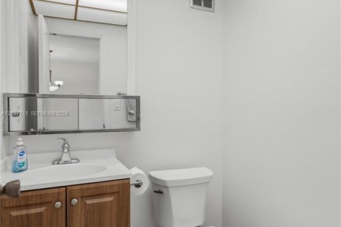 Copropriété à louer à Plantation, Floride: 1 chambre, 89.19 m2 № 2363841 - photo 9
