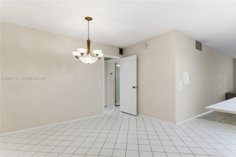Copropriété à louer à Plantation, Floride: 1 chambre, 89.19 m2 № 2363841 - photo 2