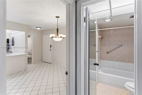 Copropriété à louer à Plantation, Floride: 1 chambre, 89.19 m2 № 2363841 - photo 23