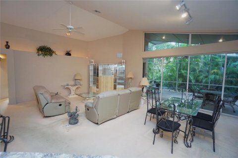 Villa ou maison à vendre à Punta Gorda, Floride: 2 chambres, 162.86 m2 № 2422675 - photo 9