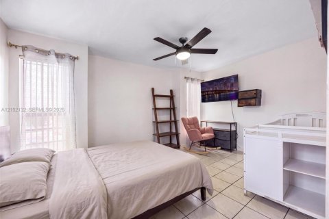 Touwnhouse à vendre à Hialeah, Floride: 3 chambres, 130.99 m2 № 2409354 - photo 12