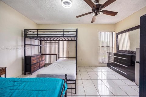 Touwnhouse à vendre à Hialeah, Floride: 3 chambres, 130.99 m2 № 2409354 - photo 20