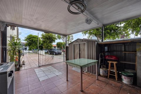 Touwnhouse à vendre à Hialeah, Floride: 3 chambres, 130.99 m2 № 2409354 - photo 8