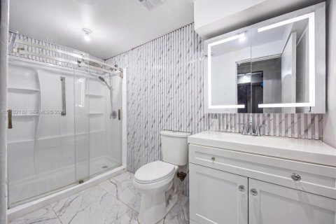 Touwnhouse à vendre à Hialeah, Floride: 3 chambres, 130.99 m2 № 2409354 - photo 22