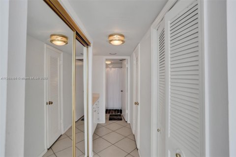 Купить кондоминиум в Авентура, Флорида 1 спальня, 93.37м2, № 1862630 - фото 15