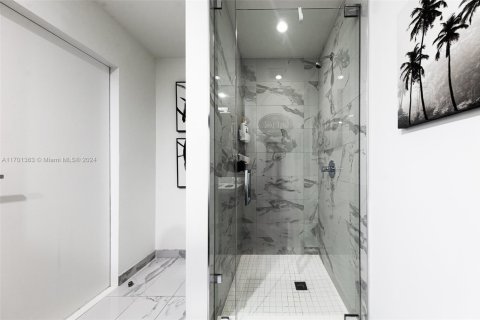 Condo in Miami, Florida, 4 bedrooms  № 1865653 - photo 23