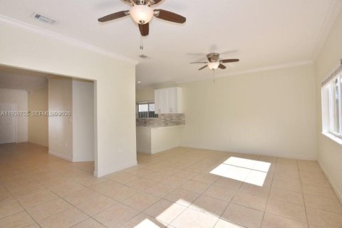 Villa ou maison à louer à Miami, Floride: 3 chambres, 154.96 m2 № 1996691 - photo 7
