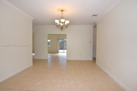 Villa ou maison à louer à Miami, Floride: 3 chambres, 154.96 m2 № 1996691 - photo 6
