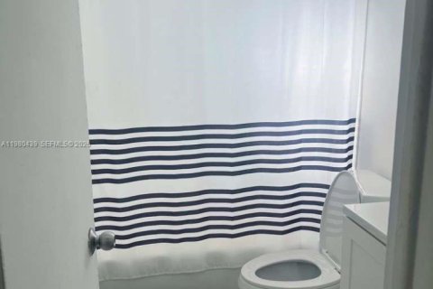 Купить кондоминиум в Тамарак, Флорида 3 спальни, 108.42м2, № 2044274 - фото 18