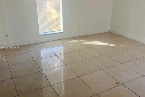 Купить кондоминиум в Тамарак, Флорида 3 спальни, 108.42м2, № 2044274 - фото 14