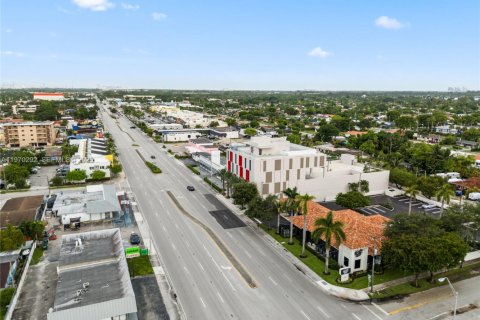 Propiedad comercial en venta en Miami, Florida № 2031246 - foto 15