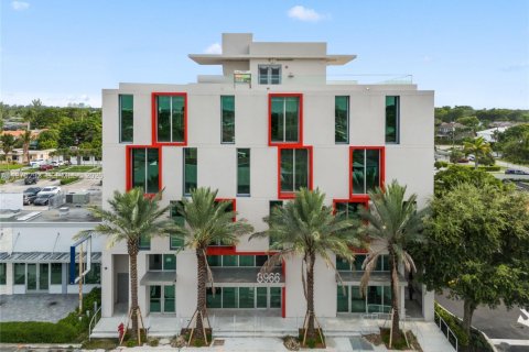 Propiedad comercial en venta en Miami, Florida № 2031246 - foto 4