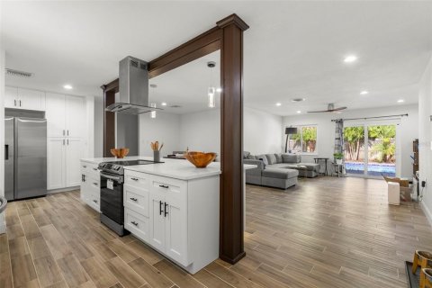 Villa ou maison à vendre à Saint Petersburg, Floride: 4 chambres, 162.76 m2 № 1875980 - photo 5
