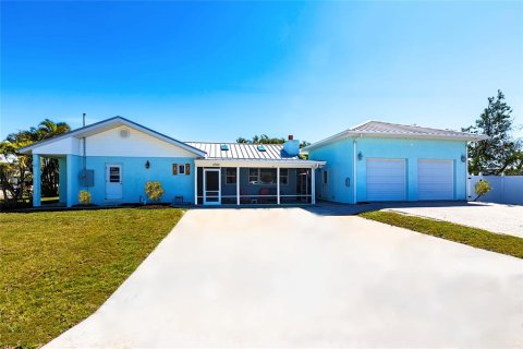 Villa ou maison à vendre à Holmes Beach, Floride: 3 chambres, 147.06 m2 № 1723077 - photo 2