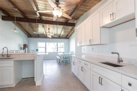 Villa ou maison à vendre à Holmes Beach, Floride: 3 chambres, 147.06 m2 № 1723077 - photo 4