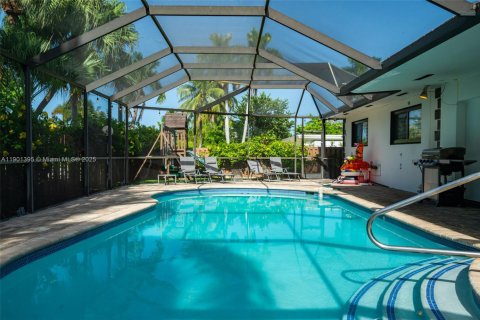 Снять в аренду виллу или дом в Холливуд, Флорида 8 спален, 355.35м2, № 1951695 - фото 10