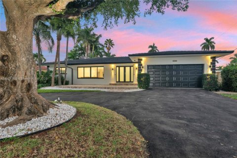 Снять в аренду виллу или дом в Холливуд, Флорида 8 спален, 355.35м2, № 1951695 - фото 26