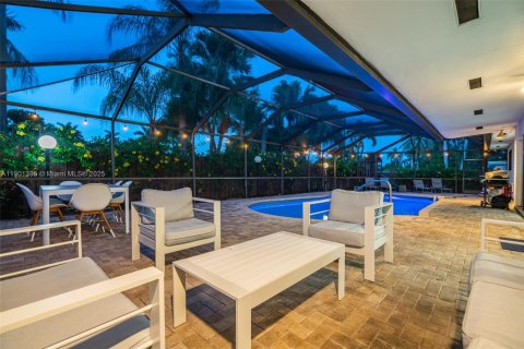 Снять в аренду виллу или дом в Холливуд, Флорида 8 спален, 355.35м2, № 1951695 - фото 21