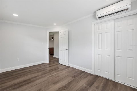 House in New Port Richey, Florida 4 bedrooms, 125.33 sq.m. № 1814948 - photo 28