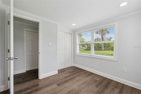 House in New Port Richey, Florida 4 bedrooms, 125.33 sq.m. № 1814948 - photo 25