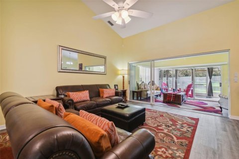 House in Spring Hill, Florida 3 bedrooms, 213.68 sq.m. № 2105727 - photo 8