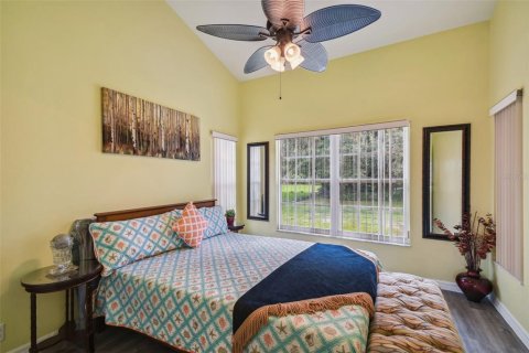 House in Spring Hill, Florida 3 bedrooms, 213.68 sq.m. № 2105727 - photo 25