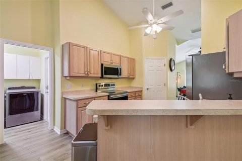 House in Spring Hill, Florida 3 bedrooms, 213.68 sq.m. № 2105727 - photo 15