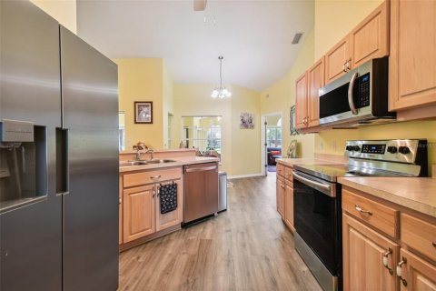 House in Spring Hill, Florida 3 bedrooms, 213.68 sq.m. № 2105727 - photo 14