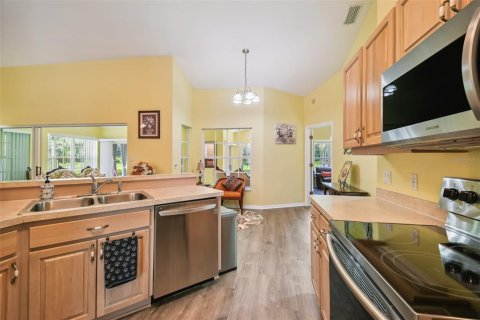 House in Spring Hill, Florida 3 bedrooms, 213.68 sq.m. № 2105727 - photo 17
