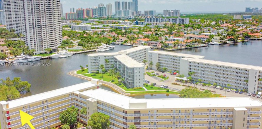 Condo à Aventura, Floride, 1 chambre  № 2044957