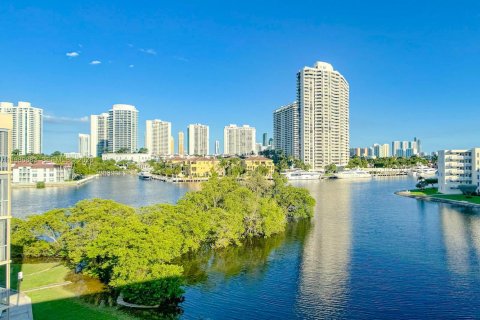 Copropriété à vendre à Aventura, Floride: 1 chambre, 75.9 m2 № 2044957 - photo 24