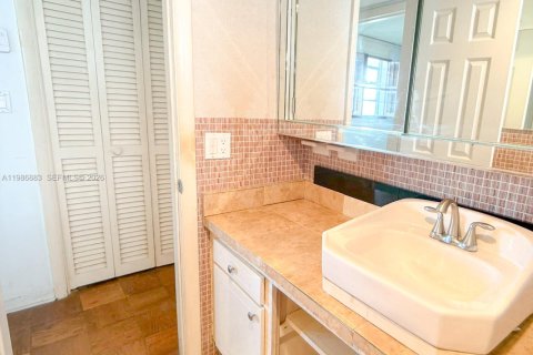 Copropriété à vendre à Aventura, Floride: 1 chambre, 75.9 m2 № 2044957 - photo 19