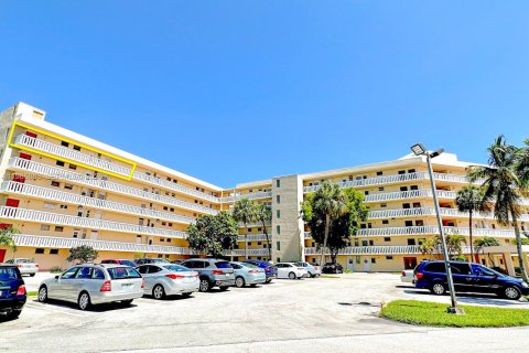 Copropriété à vendre à Aventura, Floride: 1 chambre, 75.9 m2 № 2044957 - photo 3
