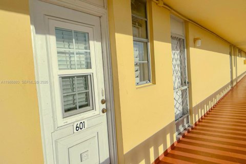 Copropriété à vendre à Aventura, Floride: 1 chambre, 75.9 m2 № 2044957 - photo 5