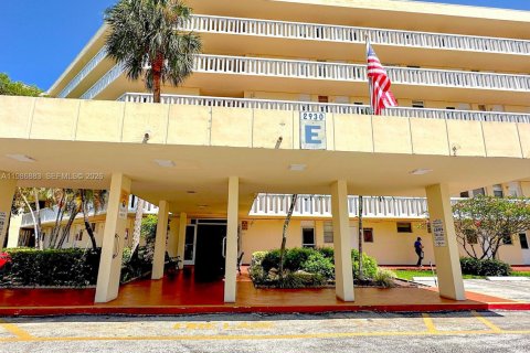 Copropriété à vendre à Aventura, Floride: 1 chambre, 75.9 m2 № 2044957 - photo 4